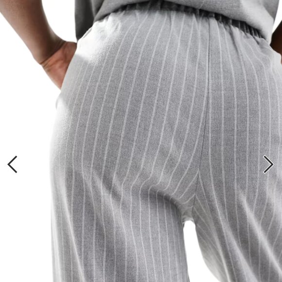 ASOS DESIGN tailored pull on pants in gray pinstripe - Picture 3 of 5